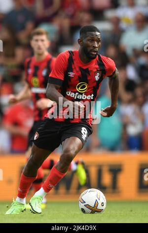 Bournemouth, Großbritannien. 30.. Juli 2022; Vitality Stadium, Boscombe, Dorset, England: Vor der Saison freundlich, AFC Bournemouth versus Real Sociedad: Jefferson Lerma aus Bournemouth bringt den Ball nach vorne Kredit: Action Plus Sports Images/Alamy Live News Stockfoto