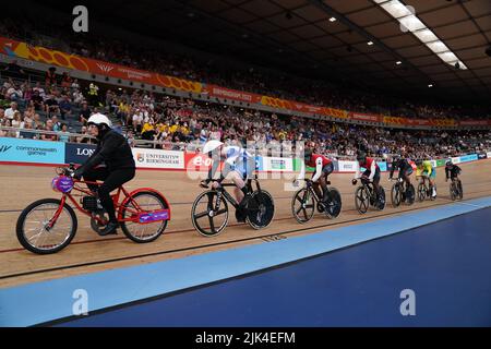 Ein allgemeiner Überblick über die Action des Männer-Kierin-Rennfinales im Lee Valley VeloPark am zweiten Tag der Commonwealth Games 2022 in London. Bilddatum: Samstag, 30. Juli 2022. Stockfoto