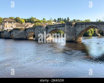 Saint-Martial Brücke über den Fluss Etienne in Limoges, eine gewölbte Bogenbrücke fertiggestellt 1215 Stockfoto