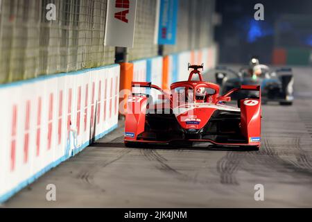 30.. Juli 2022; Excel E-Prix Circuit, Docklands, London, England; ABB Formel-E-Weltmeisterschaft, Rennen 1: Jake Dennis aus Großbritannien fährt für (27) Avalanche Andretti Motorsport Stockfoto