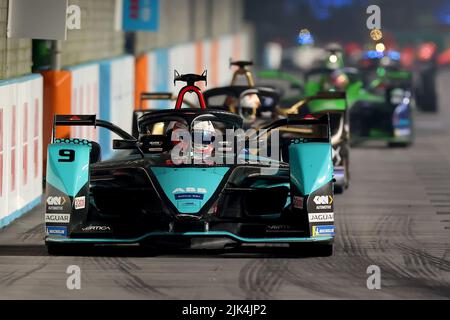 30.. Juli 2022; Excel E-Prix Circuit, Docklands, London, England; ABB Formel-E-Weltmeisterschaft, Rennen 1: Mitch Evans aus Australien fährt für (9) Jaguar TCS Racing Stockfoto