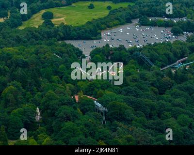 Alton Towers Luftaufnahmen aus der Luft, einschließlich Nemesis, Smiler, David Walliims, Sonic Spinball Whizzer, The Towers, RITA, 13, Enterprize (SBNO) Drone Stockfoto