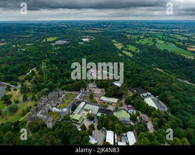 Alton Towers Luftaufnahmen aus der Luft, einschließlich Nemesis, Smiler, David Walliims, Sonic Spinball Whizzer, The Towers, RITA, 13, Enterprize (SBNO) Drone Stockfoto