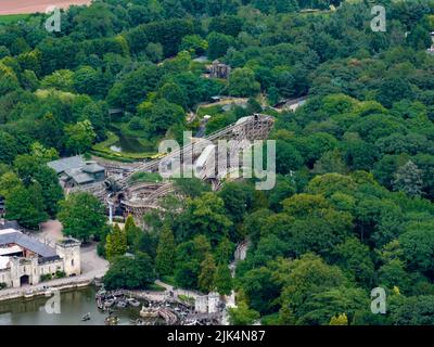 Alton Towers Luftaufnahmen aus der Luft, einschließlich Nemesis, Smiler, David Walliims, Sonic Spinball Whizzer, The Towers, RITA, 13, Enterprize (SBNO) Drone Stockfoto