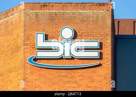 BIC-Logo an der Backsteinmauer des Bournemouth International Center in Bournemouth Dorset UK Stockfoto