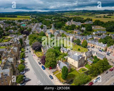 Luftaufnahme des Stadtzentrums von Dornoch in Sutherland, Schottland, Großbritannien Stockfoto