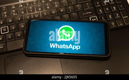 whatsapp-Logo auf dem Handy , Sydney Australien Juli 30 2022 Stockfoto