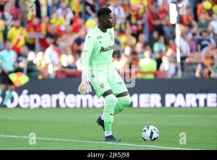 Torhüter von Lens Brice Samba beim Vorsaison-Freundschaftsspiel zwischen RC Lens (RCL) und West Ham United FC am 30. Juli 2022 im Stade Bollaert-Delelis in Lens, Frankreich - Foto Jean Catuffe / DPPI Stockfoto