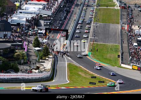 Spa Francorchamps, Belgien. 30.. Juli 2022. Main Race, Start Kredit: Independent Photo Agency/Alamy Live News Stockfoto