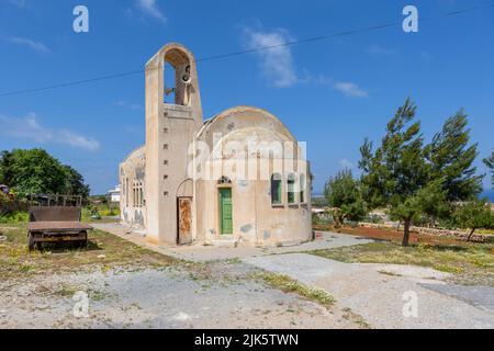 Eine alte verlassene Kirche in Nordzypern. Stockfoto