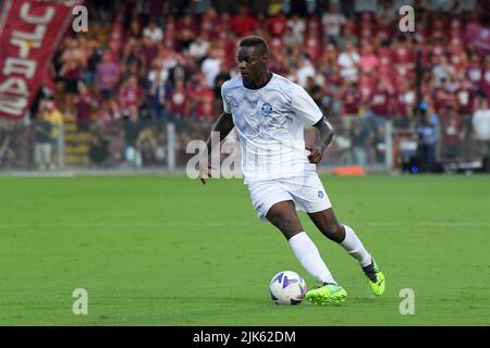 SALERNO, ITALIEN - 30. JULI: Mario Balotelli von Adana Demirspor während der Angelo Iervolino Trophy mit Adana Demirspor, Reggina 1914 und US Salernitana AT Stockfoto