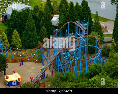 Alton Towers Luftaufnahmen aus der Luft, einschließlich Nemesis, Smiler, David Walliims, Sonic Spinball Whizzer, The Towers, RITA, 13, Enterprize (SBNO) Drone Stockfoto