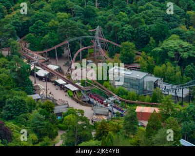 Alton Towers Luftaufnahmen aus der Luft, einschließlich Nemesis, Smiler, David Walliims, Sonic Spinball Whizzer, The Towers, RITA, 13, Enterprize (SBNO) Drone Stockfoto