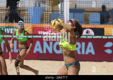 Lido Tricheco Beach, Termoli, Italien, 31. Juli 2022, Alice Gradini in Aktion während Campionato Italiano Assoluto Gold (day3) - Beach Volley Stockfoto