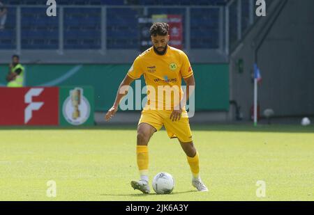 Duisburg, Deutschland. 30.. Juli 2022. firo : 07/30/2022, Fußball, Fußball, 1. Liga, 1. Bundesliga, Saison 2022/2023, DFB-Pokal, 1. Runden SV 19 Straelen - FC St. Pauli Hamburg, Sankt Pauli 3: 4 Said Harouz, Single Action Credit: dpa/Alamy Live News Stockfoto