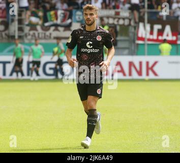 Duisburg, Deutschland. 30.. Juli 2022. firo : 07/30/2022, Fußball, Fußball, 1. Liga, 1. Bundesliga, Saison 2022/2023, DFB-Pokal, 1. Runden SV 19 Straelen - FC St. Pauli Hamburg, Sankt Pauli 3: 4 Betim Fazliji, ganze Zahl Credit: dpa/Alamy Live News Stockfoto