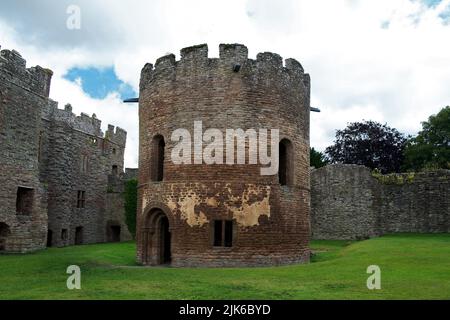 Ludlow Castle ist eine mittelalterliche Festung in der Stadt Ludlow in Shropshire. Es wurde vermutlich um 1075 von Walter de Lacy gegründet.