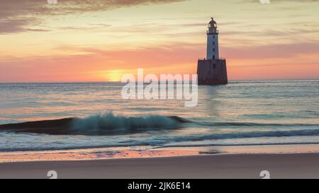 Rattray Head Lighthouse bei Sonnenaufgang Stockfoto