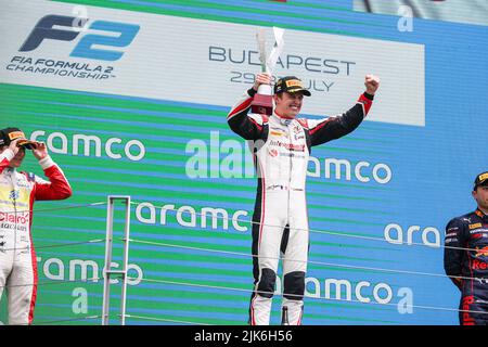 Budapest, Ungarn. 31.. Juli 2022. Pourchaire Theo (Fra), ART Grand Prix, Dallara F2, Portrait Podium während des Rennens 10. der FIA Formel-2-Meisterschaft 2022, vom 28. Bis 31. Juli 2022 auf dem Hungaroring in Mogyorod, Ungarn - Foto: Antonin Vincent / Dppi/DPPI/LiveMedia Kredit: Unabhängige Fotoagentur/Alamy Live News Stockfoto
