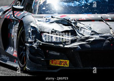 Spa, Belgien. 31.. Juli 2022. 25 Audi Sport Team Sainteloc, Audi R8 LMS evo II GT3 von Lucas LEGERET, Patric NIEDERHAUSER, Christopher MIES, im Einsatz während der TotalEnergies 24 Stunden von Spa 2022, 7. Runde der Fanatec GT World Challenge Europe Powered by AWS 2022, vom 27. Bis 31. Juli, 2021 auf dem Circuit de Spa-Francorchamps, in Stavelot, Belgien - Foto Florent Gooden / DPPI Credit: DPPI Media/Alamy Live News Stockfoto