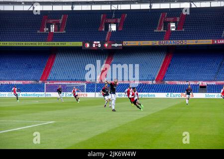 Rotterdam, Niederlande. 31.. Juli 2022. Gesamtansicht des Stadions mit den Fans während des Vorsaison-Freundschaftsspiel zwischen Feyenoord und Osasuna im Stadion Feijenoord am 31. Juli 2022 in Rotterdam, Niederlande (Foto von Geert van Erven/Orange Picics) Credit: Orange Pics BV/Alamy Live News Stockfoto