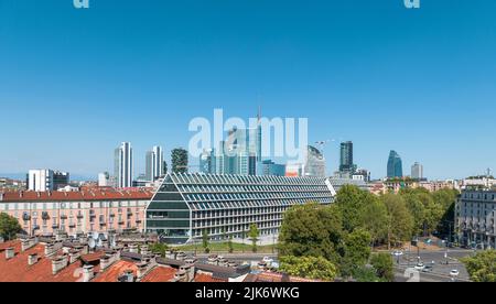 Luftaufnahme des neuen Zentrums von Mailand, Wolkenkratzer. Palazzo Lombardia und Bosco Verticale. UniCredit Tower, Unipol Tower. Italien Stockfoto