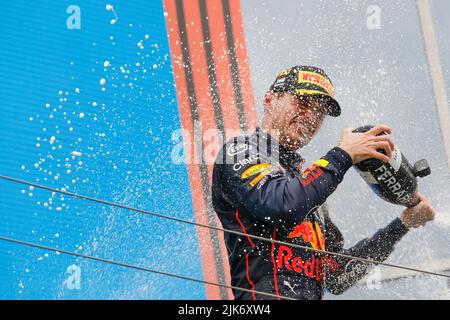 Magyorod, Ungarn. Juli 31. 2022. Formel 1 großer Preis von Ungarn in Hungaroring, Ungarn. Im Bild: Max Verstappen (NLD) von Red Bull Racing, Rennsieger © Piotr Zajac/Alamy Live News Stockfoto