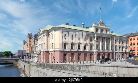 Stockholm, Schweden - 26 2022. Juni: Utrikesdepartementet, oder Ministerium für auswärtige Angelegenheiten, früher Arvfurstens palats, oder Palast des Erbprinzen, Gustav Adolfs Torg Platz, Altstadt, oder Gamla Stan Stockfoto