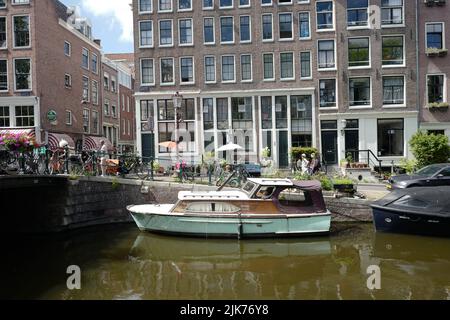 Brücke über die Egelantiersgracht in Amsterdam Stockfoto