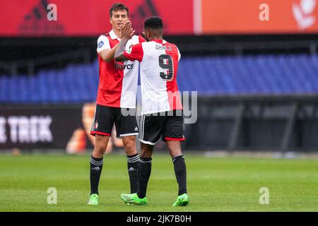 Rotterdam, Niederlande. 31. Juli 2022. Cole Bassett von Feyenoord, Danilo Pereira da Silva von Feyenoord während des Spiels zwischen Feyenoord und CA Osasuna im Stadion Feijenoord De Kuip am 31. Juli 2022 in Rotterdam, Niederlande. (Box to Box Pictures/Yannick Verhoeven) Credit: Box to Box pictures/Alamy Live News Stockfoto