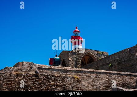 Oben auf dem Leuchtturm von Saint Mathieu und der Abtei Stockfoto