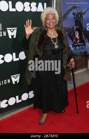 **DATEI FOTO** Nichelle Nichols ist am 89 gestorben. LOS ANGELES, CA - 04. April: Nichelle Nichols, bei der Premiere von Neons 'Colossal' am 04. April 2017 im Vista Theatre in Kalifornien. Quelle: FS/MediaPunch Stockfoto