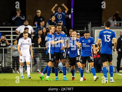 30. Juli 2022 San Jose, CA USA San Jose bebt Jeremy Ebobisse (11) und seine Teamkollegen feiern sein Tor während des MLS-Spiels zwischen Real Salt Lake und den Erdbeben in San Jose. Das Spiel endet 2-2 Unentschieden im PayPal Park San Jose Kalifornien. Thurman James/CSM Stockfoto