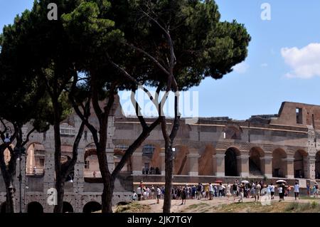 Rom / Italien / 16.Juli 2019/ berühmteste monomente und kulturelle Aktivität rom Kolosseum in Rom Italien. (Foto..FrancisJoseph Dean /Dean Picturs) Stockfoto