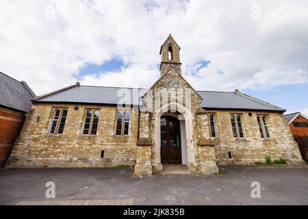 Avonway Community Center, eine ehemalige Schule aus dem Jahr 1834 in der Shaftesbury Street, Fordingbridge, einem kleinen Dorf im New Forest, Hampshire Stockfoto