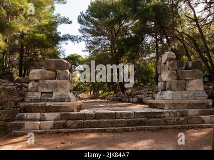 Überreste des Hadrianstors in der antiken lykischen Stadt Phaselis, Türkei Stockfoto