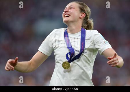 London, Großbritannien. 31.. Juli 2022. Ellen White aus England feiert nach dem Spiel der UEFA Women's European Championship 2022 im Wembley Stadium, London. Bildnachweis sollte lauten: Jonathan Moscrop/Sportimage Kredit: Sportimage/Alamy Live News Stockfoto