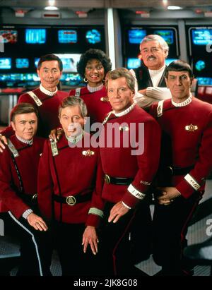 George Takei, Nichelle Nichols, James Doohan, Walter Koenig, Deforest Kelley, William Shatner & Leonard Nimoy Film: Star Trek VI: The Undiscovered Country (USA 1989) Charaktere: Captain Hikaru Sulu, Cmdr. Uhura, Captain Montgomery Regie: Nichola Meyer 03 December 1991 **WARNUNG** Dieses Foto ist nur für redaktionelle Verwendung bestimmt und unterliegt dem Copyright von PARAMOUNT PICTURES und/oder des Fotografen, der von der Film- oder Produktionsfirma beauftragt wurde und darf nur durch Publikationen im Zusammenhang mit der Bewerbung des oben genannten Films reproduziert werden. Eine obligatorische Gutschrift für PARAMOUNT-BILDER ist erforderlich. Das Photog Stockfoto