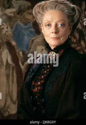 Maggie Smith Film: The Secret Garden (USA 1993) Charaktere: Mrs. Medlock Regie: Agnieszka Holland 13. August 1993 **WARNUNG** Dieses Foto ist nur für redaktionelle Zwecke bestimmt und unterliegt dem Copyright von WARNER BROS. Und/oder des Fotografen, der von der Film- oder Produktionsfirma beauftragt wurde und nur durch Publikationen im Zusammenhang mit der Bewerbung des oben genannten Films reproduziert werden kann. Eine obligatorische Gutschrift an WARNER BROS. Ist erforderlich. Der Fotograf sollte auch bei Bekanntwerden des Fotos gutgeschrieben werden. Ohne schriftliche Genehmigung der Film Company kann keine kommerzielle Nutzung gewährt werden. Stockfoto