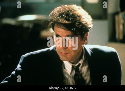 Al Pacino Film: Glengarry Glen Ross (USA 1992) Charaktere: Ricky Roma Regie: James Foley 10. September 1992 **WARNUNG** Dieses Foto ist nur für redaktionelle Zwecke bestimmt und unterliegt dem Copyright von NEW LINE CINEMA und/oder des Fotografen, der von der Film- oder Produktionsfirma beauftragt wurde.Es kann nur von Publikationen im Zusammenhang mit der Bewerbung des oben genannten Films reproduziert werden. Eine obligatorische Gutschrift für DAS NEUE LINE CINEMA ist erforderlich. Der Fotograf sollte auch bei Bekanntwerden des Fotos gutgeschrieben werden. Ohne schriftliche Genehmigung der Film Company kann keine kommerzielle Nutzung gewährt werden. Stockfoto