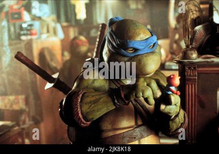 Leonardo Film: Teenage Mutant Ninja Turtles (USA/HK 1990) / DVD-Titel: 'Turtles - der Film' Regie: Steve Barron 30 March 1990 **WARNUNG** Dieses Foto ist nur für redaktionelle Zwecke bestimmt und unterliegt dem Copyright der NEUEN LINIE und/oder des Fotografen, der von der Film- oder Produktionsfirma beauftragt wurde, und kann nur von Publikationen im Zusammenhang mit der Bewerbung des oben genannten Films reproduziert werden. Eine obligatorische Gutschrift für NEUE POSITION ist erforderlich. Der Fotograf sollte auch bei Bekanntwerden des Fotos gutgeschrieben werden. Ohne schriftliche Genehmigung der Film Company kann keine kommerzielle Nutzung gewährt werden. Stockfoto