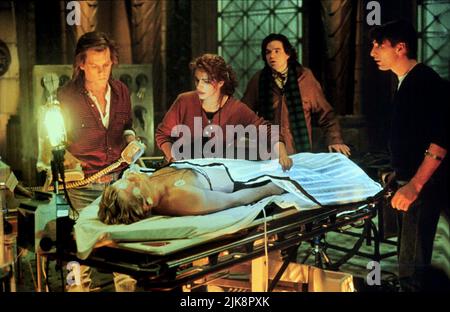 Kevin Bacon, Kiefer Sutherland, Julia Roberts, Oliver Platt & William Baldwin Film: Flatliners (USA 1990) Charaktere: David Labracio,Dr. Rachel Mannus, Randy Steckle, Dr. Joe Hurley,Nelson Director: Joel Schumacher 10 August 1990 **WARNUNG** Dieses Foto ist nur für den redaktionellen Gebrauch bestimmt und unterliegt dem Copyright von COLUMBIA PICTURES und/oder des Fotografen, der von der Film- oder Produktionsfirma beauftragt wurde und darf nur durch Publikationen im Zusammenhang mit der Bewerbung des oben genannten Films reproduziert werden. Eine obligatorische Gutschrift für COLUMBIA PICTURES ist erforderlich. Der Fotograf sollte auch bei Bekanntwerden des Fotos gutgeschrieben werden. Nein Stockfoto