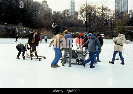 Daniel Stern Film: Home Alone 2: Lost in New York (USA 1992) Charaktere: Marv Merchants & Regie: Chris Columbus 15 November 1992 **WARNUNG** Dieses Foto ist nur für den redaktionellen Gebrauch bestimmt und unterliegt dem Copyright von 20. CENTURY FOX und/oder des Fotografen, der von der Film- oder Produktionsfirma beauftragt wurde und kann nur durch Publikationen im Zusammenhang mit der Bewerbung des oben genannten Films reproduziert werden. Eine obligatorische Gutschrift an 20. CENTURY FOX ist erforderlich. Der Fotograf sollte auch bei Bekanntwerden des Fotos gutgeschrieben werden. Ohne schriftliche Genehmigung der Film Company kann keine kommerzielle Nutzung gewährt werden. Stockfoto