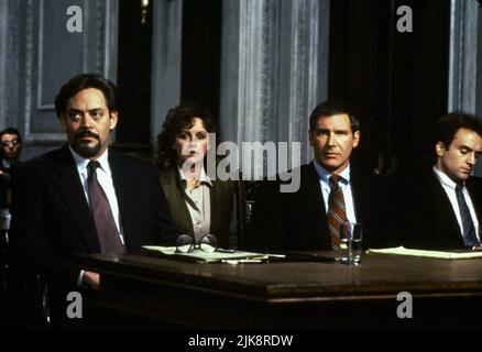 Raul Julia, Bonnie Bedelia, Harrison Ford, Bradley Whitford Film: Mutmaßlich unschuldig (USA 1990) Charaktere: Alejandro 'Sandy' Stern,Barbara Sabich,Rusty Sabich,Jamie Kemp / Literaturverfilmung (nach dem Buch von Scott Turow) Regie: Alan J. Pakula 25 July 1990 **WARNUNG** Dieses Foto ist nur für redaktionelle Zwecke bestimmt und unterliegt dem Copyright von WARNER BROS. Und/oder des Fotografen, der von der Film- oder Produktionsfirma beauftragt wurde und nur durch Publikationen im Zusammenhang mit der Bewerbung des oben genannten Films reproduziert werden kann. Eine obligatorische Gutschrift an WARNER BROS. Ist erforderlich. Der Fotograf sollte auch b Stockfoto