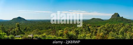 Glass House, Panoramablick auf die Bergkette, Queensland, Australien Stockfoto