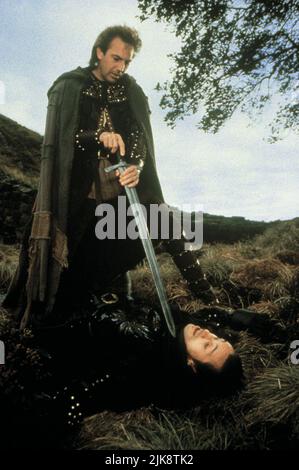 Kevin Costner & Michael Wincott Film: Robin Hood: Prince of Thieves (USA 1991) Charaktere: Robin Hood,Guy of Gisborne Regie: Kevin Reynolds 14 June 1991 **WARNUNG** Dieses Foto ist nur für den redaktionellen Gebrauch bestimmt und unterliegt dem Copyright von WARNER BROS. Und/oder des Fotografen, der von der Film- oder Produktionsfirma beauftragt wurde und nur durch Publikationen im Zusammenhang mit der Bewerbung des oben genannten Films reproduziert werden kann. Eine obligatorische Gutschrift an WARNER BROS. Ist erforderlich. Der Fotograf sollte auch bei Bekanntwerden des Fotos gutgeschrieben werden. Ohne schriftliche Genehmigung der Film Company kann keine kommerzielle Nutzung gewährt werden. Stockfoto