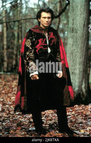 Christian Slater Film: Robin Hood: Prince of Thieves (USA 1991) Charaktere: Will Scarlett Regie: Kevin Reynolds 14 June 1991 **WARNUNG** Dieses Foto ist nur für den redaktionellen Gebrauch bestimmt und unterliegt dem Copyright von WARNER BROS. Und/oder des Fotografen, der von der Film- oder Produktionsfirma beauftragt wurde und nur durch Publikationen im Zusammenhang mit der Bewerbung des oben genannten Films reproduziert werden kann. Eine obligatorische Gutschrift an WARNER BROS. Ist erforderlich. Der Fotograf sollte auch bei Bekanntwerden des Fotos gutgeschrieben werden. Ohne schriftliche Genehmigung der Film Company kann keine kommerzielle Nutzung gewährt werden. Stockfoto