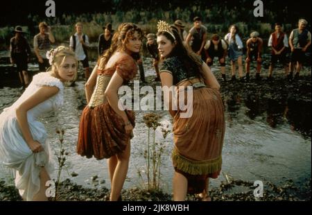 Portia De Rossi, Elle Macpherson & Kate Fisher Film: Sirenen (UK/AUS 1994) Charaktere: Giddy (als Portia De Rossi),Sheela, Regie: John Duigan, 04. März 1994 **WARNUNG** Dieses Foto ist nur für den redaktionellen Gebrauch bestimmt und unterliegt dem Copyright der BRITISCHEN FILMFINANZIERUNG und/oder des Fotografen, die von der Film oder Production Company beauftragt wurden.Es kann nur von Publikationen im Zusammenhang mit der Bewerbung des oben genannten Films reproduziert werden. Eine obligatorische Gutschrift an BRITISCHE BILDSCHIRMFINANZIERUNG ist erforderlich. Der Fotograf sollte auch bei Bekanntwerden des Fotos gutgeschrieben werden. Ohne schriftliche Genehmigung von t kann keine kommerzielle Nutzung gewährt werden Stockfoto