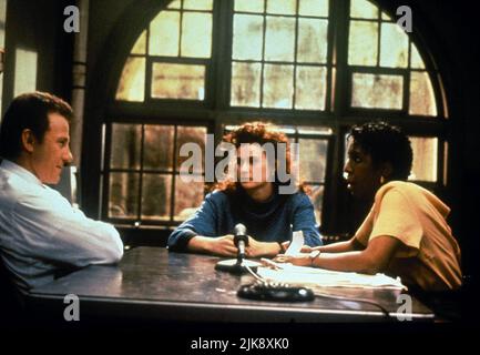 Szene mit Harvey Keitel & Demi Moore Film: Mortal Thoughts (USA 1991) Charaktere: MIT det. John Woods & Cynthia Kellogg Director: Alan Rudolph 19 April 1991 **WARNUNG** Dieses Foto ist nur für redaktionelle Zwecke bestimmt und unterliegt dem Copyright von COLUMBIA PICTURES und/oder des Fotografen, der von der Film- oder Produktionsfirma beauftragt wurde und darf nur durch Publikationen im Zusammenhang mit der Bewerbung des oben genannten Films reproduziert werden. Eine obligatorische Gutschrift für COLUMBIA PICTURES ist erforderlich. Der Fotograf sollte auch bei Bekanntwerden des Fotos gutgeschrieben werden. Ohne schriftliche Genehmigung des Films kann keine kommerzielle Nutzung gewährt werden Stockfoto