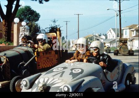 Blake Jeremy Collins & Sam Saletta Film: The Little Rascals (1994) Regie: Penelope Spheeris 05 August 1994 **WARNUNG** Dieses Foto ist nur für den redaktionellen Gebrauch bestimmt und unterliegt dem Copyright von UNIVERSAL und/oder dem Fotografen, der von der Film- oder Produktionsfirma beauftragt wurde und darf nur durch Publikationen im Zusammenhang mit der Bewerbung des oben genannten Films reproduziert werden. Eine obligatorische Gutschrift an UNIVERSAL ist erforderlich. Der Fotograf sollte auch bei Bekanntwerden des Fotos gutgeschrieben werden. Ohne schriftliche Genehmigung der Film Company kann keine kommerzielle Nutzung gewährt werden. Stockfoto